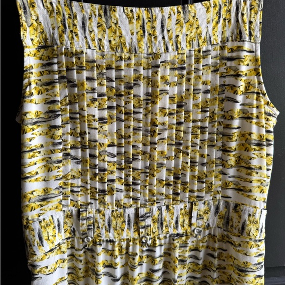 WHITE HOUSE BLACK MARKET Yellow Pleated Sleeveless Utility Dress Size 4 - Picture 10 of 13